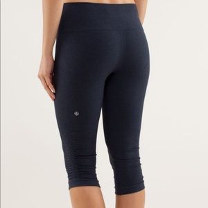 Lululemon in the flow crop